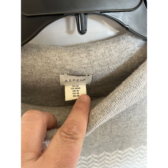 Aspen Mock Neck  gray & white chevron tunic sweater Size M - Picture 4 of 8
